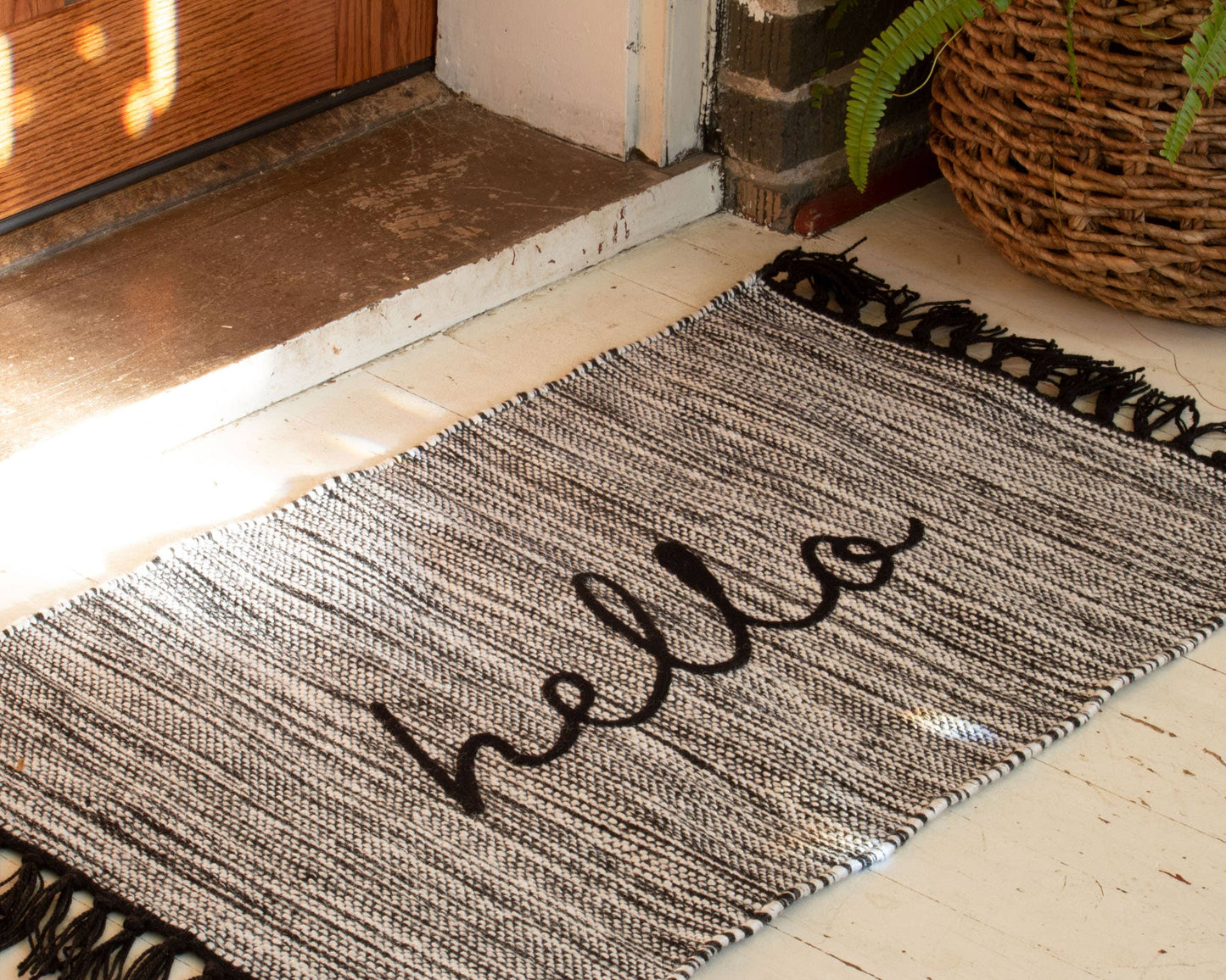 Foreside Home & Garden - Hand Woven Outdoor Hello Rug