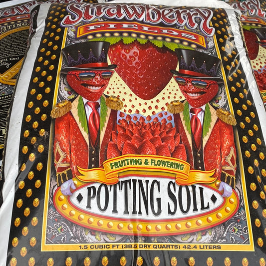 Strawberry Fields Potting Soil 38.5 Dry Qts